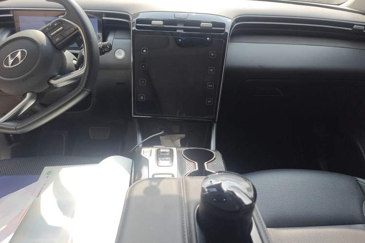 Used Hyundai Tucson 2023 Tucson L 1.5T Automatic Two-Wheel Drive LUX Prestige Edition Audio And AC Panel