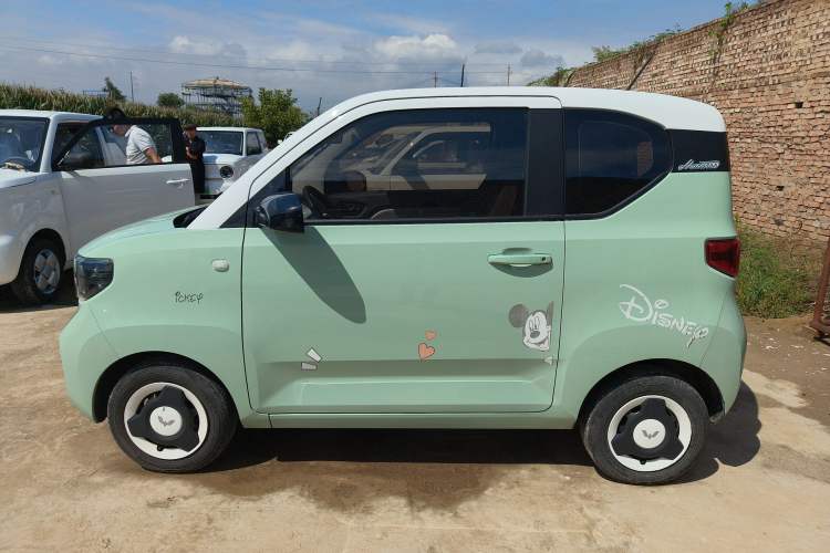 Used Wuling Hongguang MINIEV 2021 Macaron Premium Model – Lithium-NMC