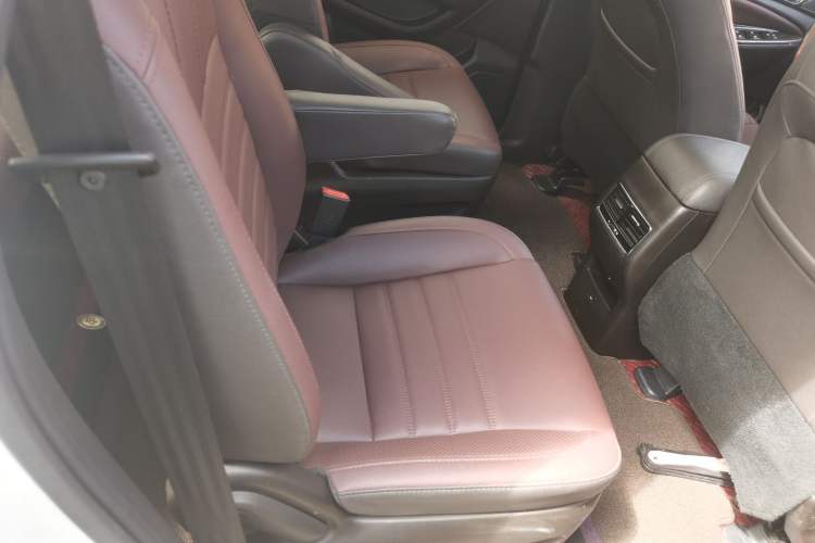 Used Changan Lingxuan 2017 1.5T Manual Joyful & Happy Model
