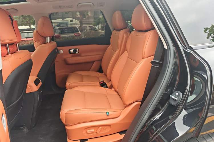 Used Leapmotor C16 2026 Extended-Range 280 LiDAR Version 6 Seats Left Rear Seat