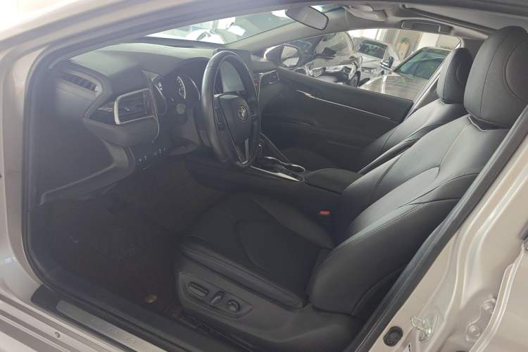 Used Toyota Camry 2021 2.0G Luxury Edition Left Front Seat