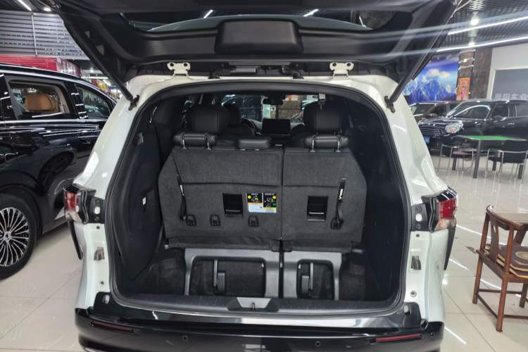 Used Toyota SIENNA 2021 2.5L Hybrid Ultimate Edition Trunk