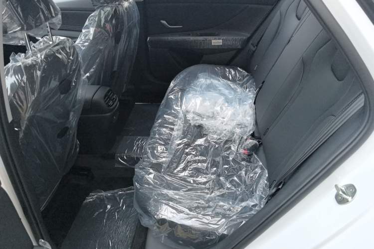 Used Hyundai Elantra 2023 1.5L CVT GLX Elite Edition Interior 2