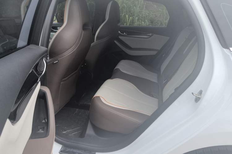 Used BYD Qin PLUS 2024 Honor Edition EV 420KM Beyond Model