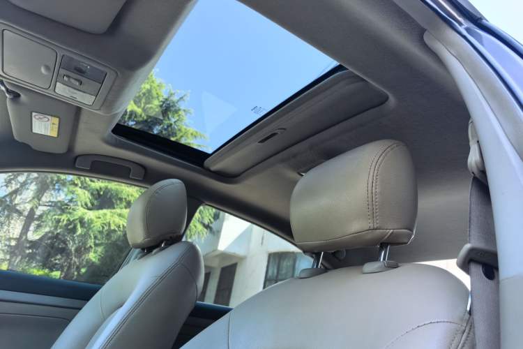 Used Nissan Sylphy 2016 Classic 1.6XE Manual Leading Edition Headliner