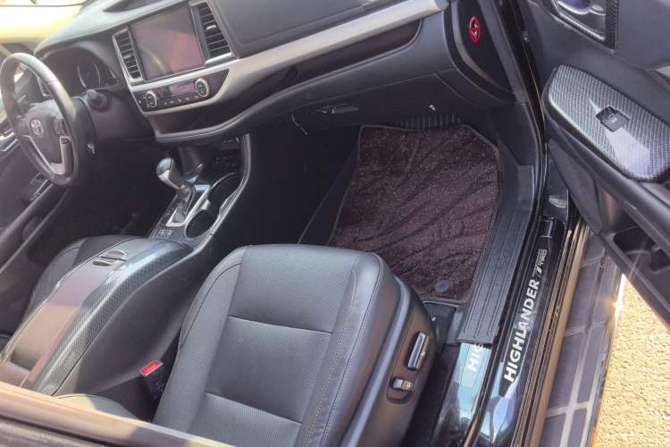 Used Toyota Highlander 2018 2.0T Two-Wheel Drive Prestige Edition 7 Seats China VI Standard