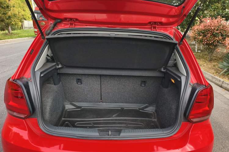 Used Volkswagen Polo 2014 1.6L Automatic Comfort Edition
