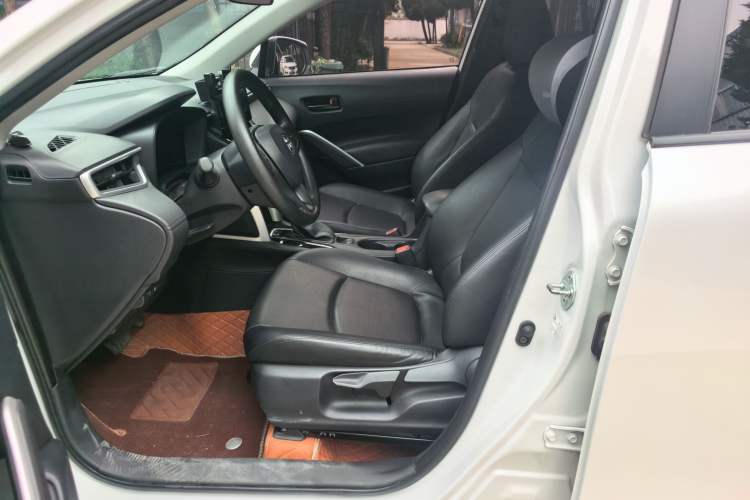 Used Toyota Corolla Cross 2023 2.0L Elite Edition Interior 3