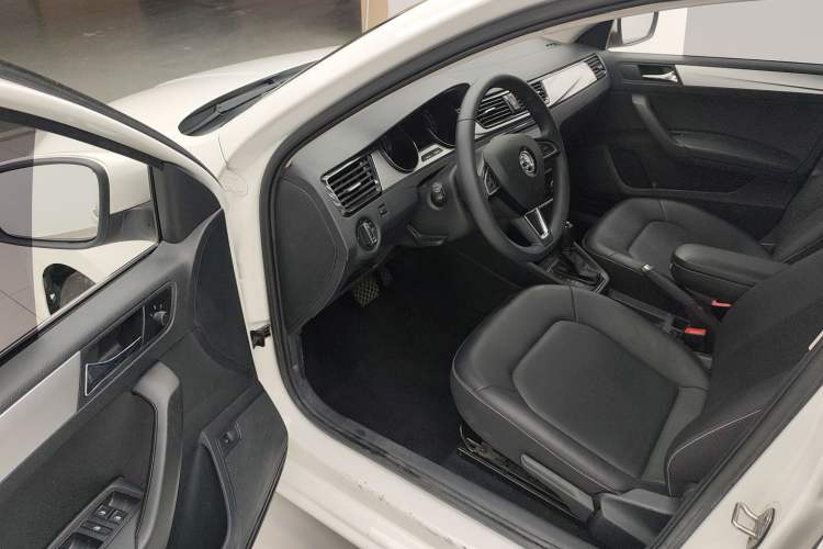 Used Skoda Rapid 2022 1.5L Automatic Comfort Edition Driver Seat