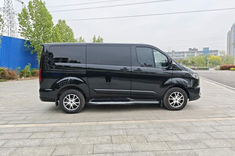 Used Ford Tourneo Custom 2023 2.0T Automatic Comfort Edition Exterior 3