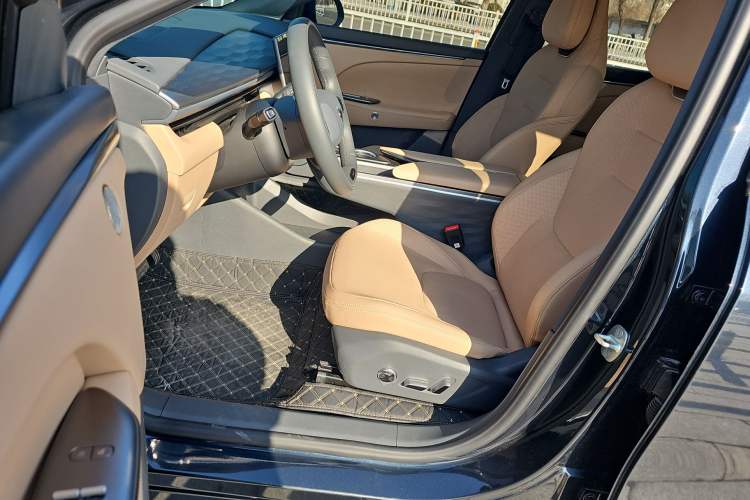 Used ARCFOX Alpha T5 2025 520 PRO
