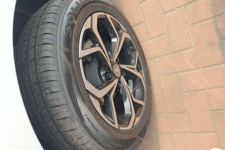 Used MG 5 2023 180 DVVT Manual Fashion Edition
