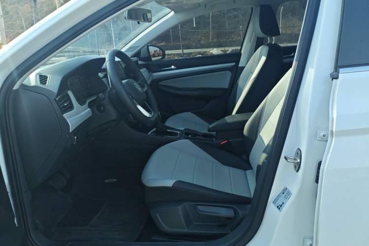 Used Volkswagen Bora 2025 Facelifted 200TSI DSG Yuexing Navigation Edition