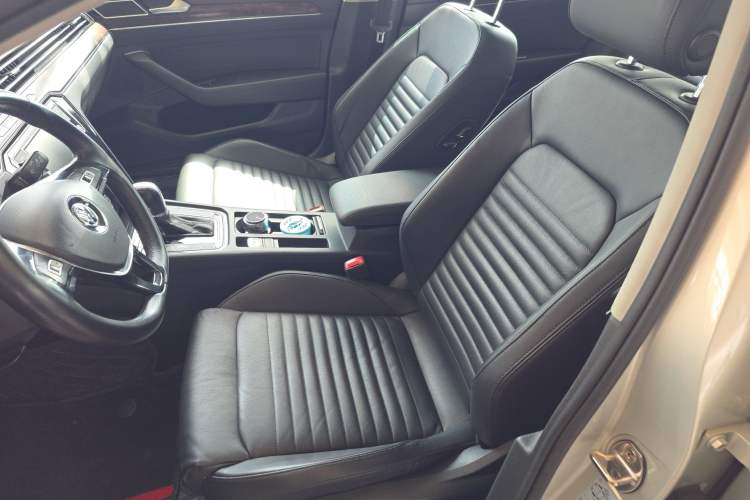 Used Volkswagen Magotan 2018 Facelift 330TSI DSG Luxury Model
