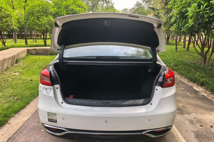 Used Zotye Z560 2017 1.5T CVT Luxury Model Trunk