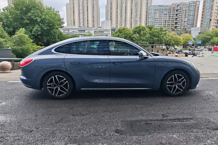 Used ORA Lightning Cat 2022 555 km Luxury Edition
