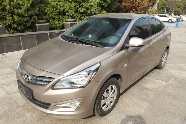 Used Hyundai Verna (older generation) 2014 1.4L Manual Smart GLS Trim