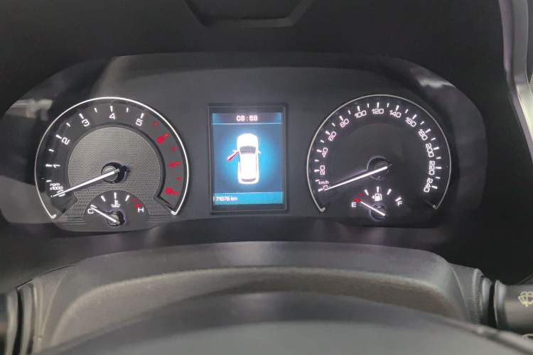 Used Wey VV5 2019 Upgraded Model 2.0T Two-Wheel Drive Ultra-Luxury Version China V Standard