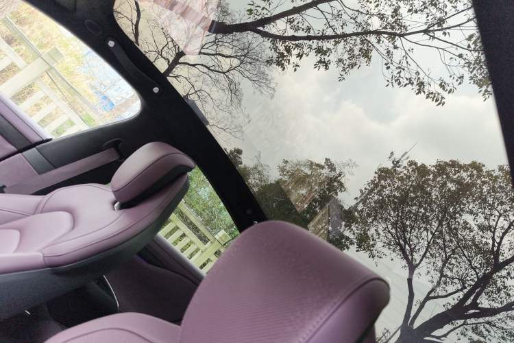 Used Xiaomi Auto SU7 2024 Four-Wheel Drive Ultra-Long Range Advanced Intelligent Driving Max Edition
