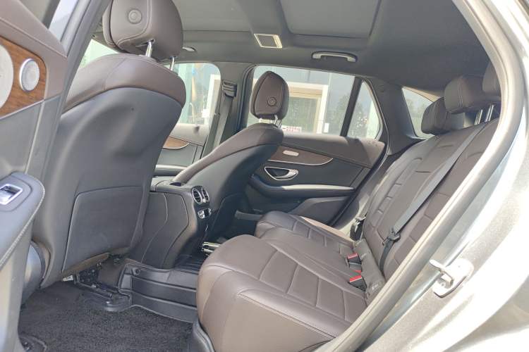 Used Mercedes-Benz GLC 2021 GLC 300 L 4MATIC Dynamic Model Left Rear Seat