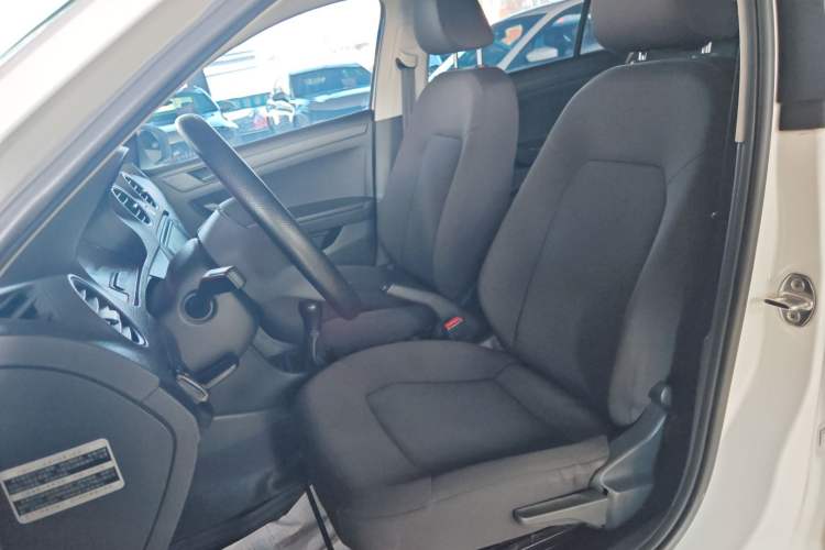 Used Volkswagen Jetta 2015 Zhuihui Edition 1.4L Manual Fashion Model Left Front Seat