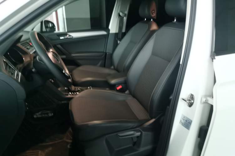 Used Volkswagen Tiguan L 2021 280TSI Automatic Two-Wheel Drive Smart Edition Left Front Seat