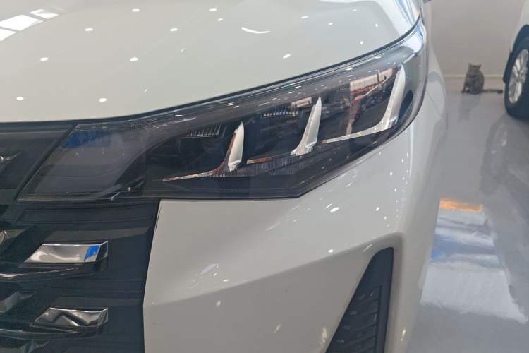 Used GAC Trumpchi M6 2021 PRO 270T DCT Luxury Edition
