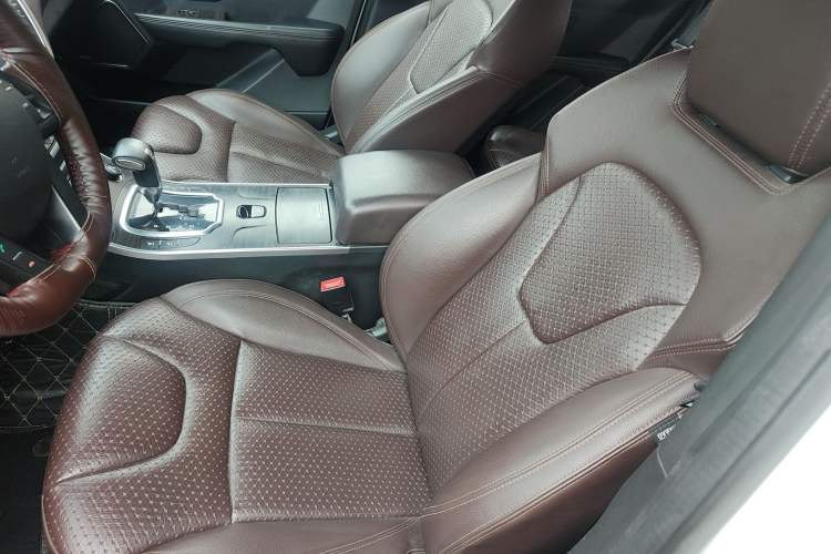 Used Land X7 2015 2.0T Panoramic Prestige Edition
