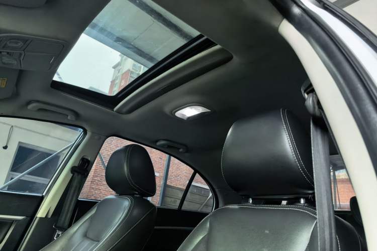 Used Geely Auto Emgrand 2015 Sedan 1.5L CVT Upward Version