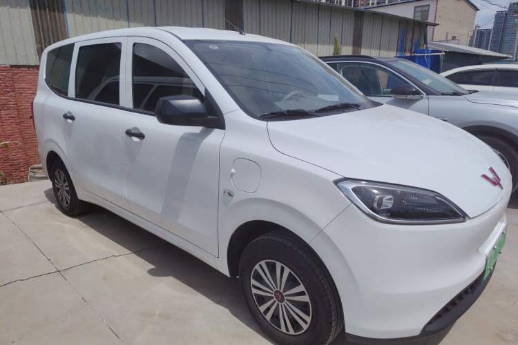 Used Wuling Hongguang New Energy 2024 All-Electric Model 300KM Practical Version