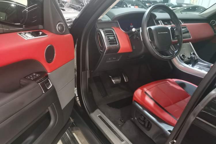 Used Land Rover Range Rover Sport 2022 3.0 L6 YAO Black Edition
