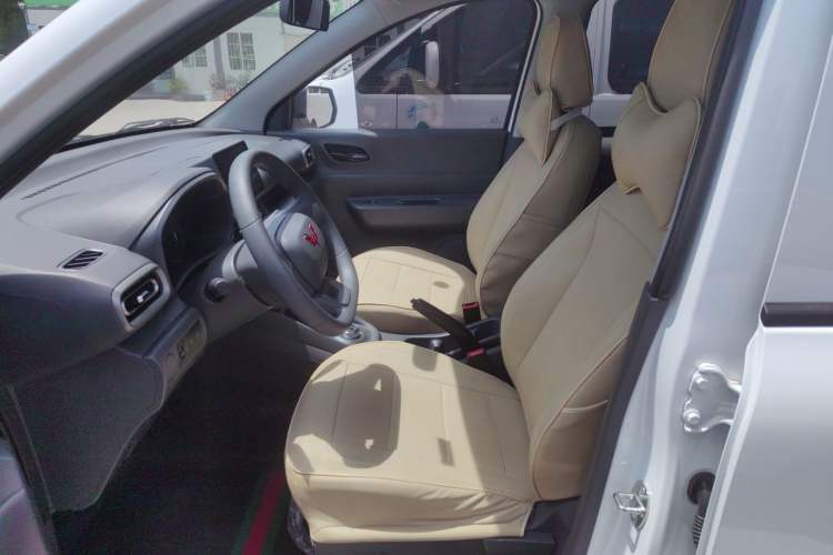 Used Wuling Hongguang New Energy 2024 All-Electric Model 300KM Practical Version