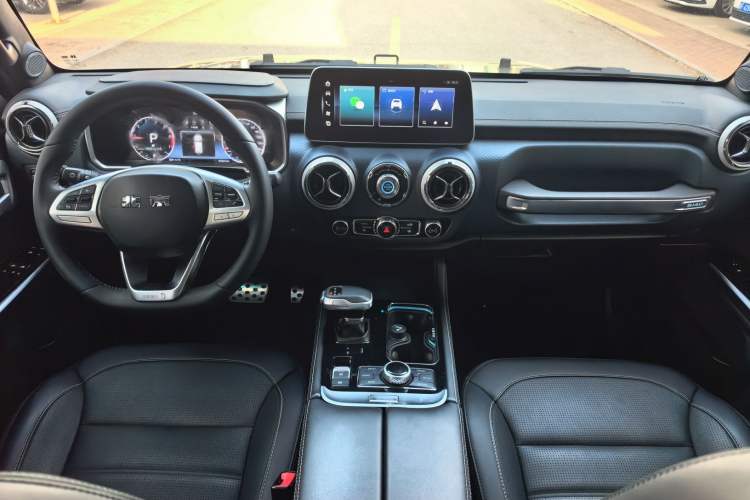 Used BAIC Off-Road BJ40 2023 2.0T Automatic Four-Wheel Drive Urban Hunter Edition Chivalrous Type Interior 3