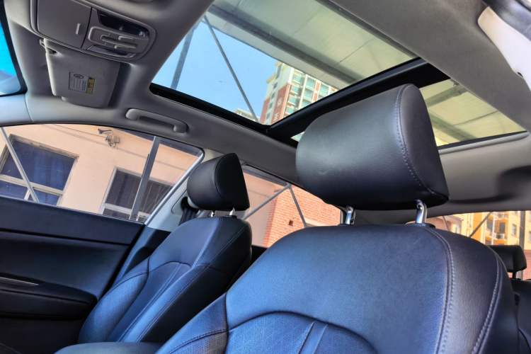 Used Kia K5 2019 Pro 1.6T Automatic Luxury Edition China VI Standard