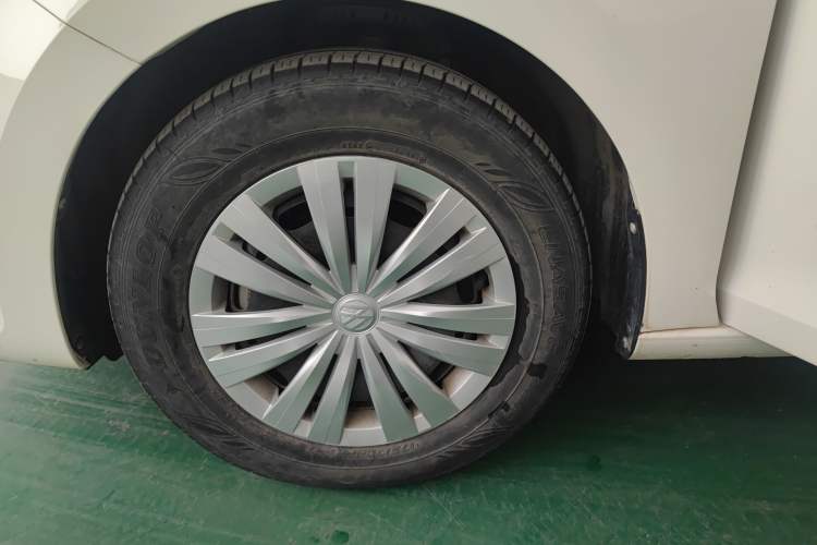 Used Volkswagen Santana 2016 1.6L Manual Fashion Edition Exterior 2