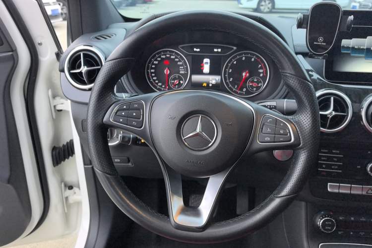 Used Mercedes-Benz B-Class 2016 B 200 Exclusive Edition
