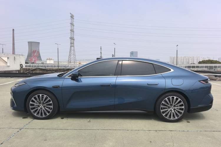 Used Geely Galaxy Galaxy 8 2025 130km EM-P Starship Edition