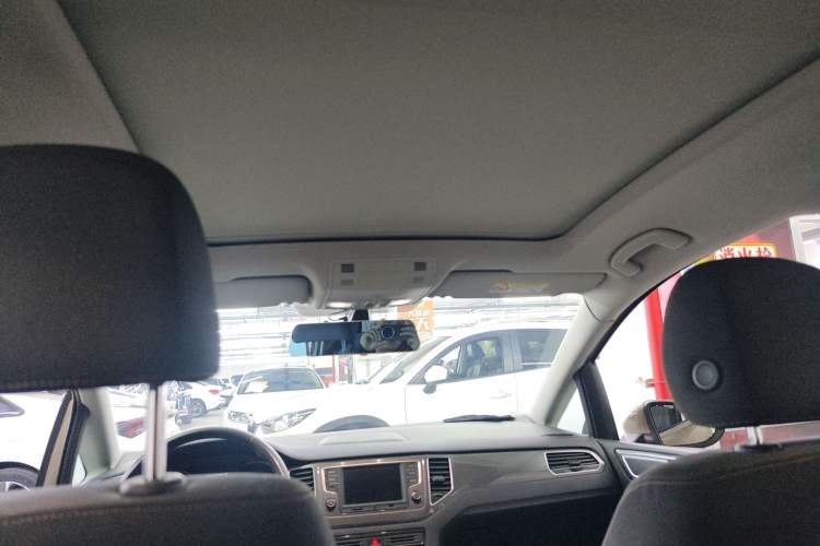 Used Volkswagen Golf Sportsvan 2016 230TSI Automatic Trend Edition
