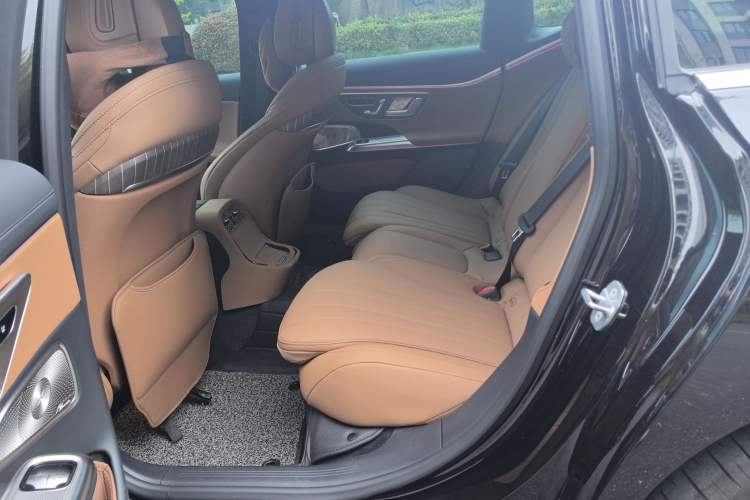 Used Mercedes-Benz E-Class 2026 E 300 L Luxury Interior 2