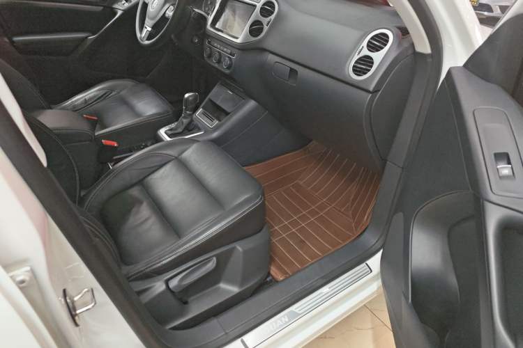 Used Volkswagen Tiguan 2017 300TSI Automatic Two-Wheel Drive Silk Road Comfort Edition Right Front Seat