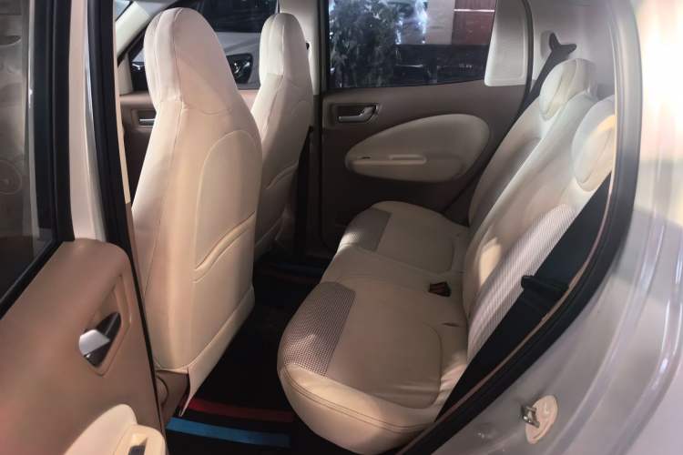 Used Wuling Hongguang MINIEV 2025 Four-Door Version Advanced Edition Interior 2