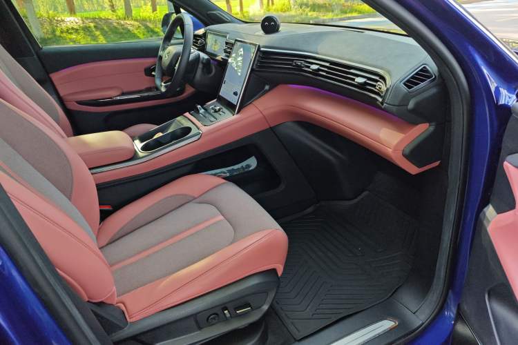 Used Nio EC6 2020 605 km Sport Edition Right Front Seat