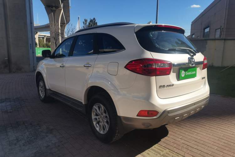 Used JMC Yusheng S350 2017 2.0T Automatic 2WD Diesel Luxury Version with Sunroof 5 Seats