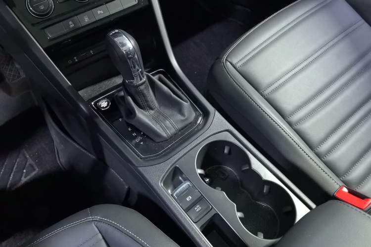 Used Volkswagen Touran 2018 Volkswagen Touran L 280TSI DSG Boundary Edition 7 Seats China VI Standard Interior 5