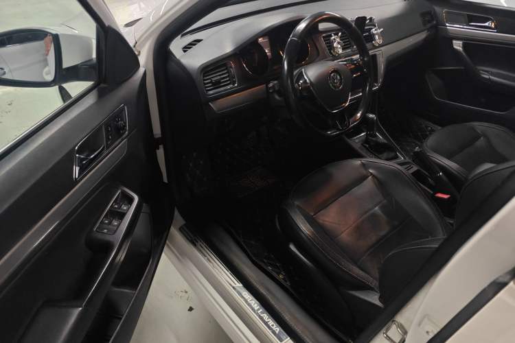 Used Volkswagen Gran Lavida 2015 1.6L Automatic Comfort Edition