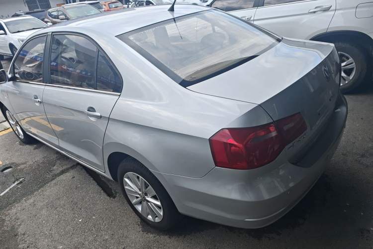 Used Volkswagen Jetta 2015 1.6L Automatic Fashion Model