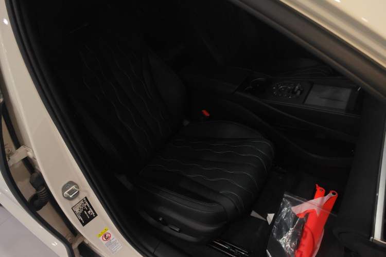 Used BYD Seal 06 New Energy 2025 DM-i Intelligent Drive 120KM Flagship Model Right Front Seat