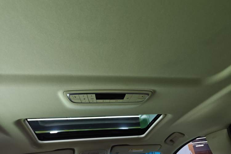 Used Buick GL8 2022 ES Landtrek 653T Luxury Edition Interior 2