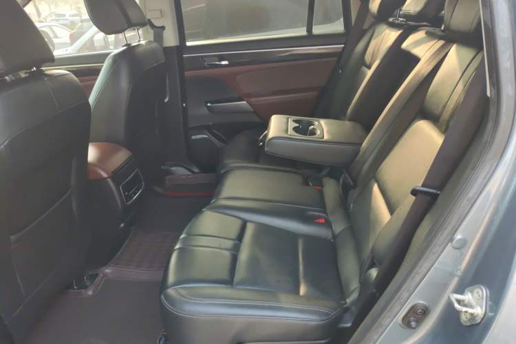 Used GAC Trumpchi GS8 2017 320T Two-Wheel Drive Luxury Smart Connectivity Version (7 Seats)
