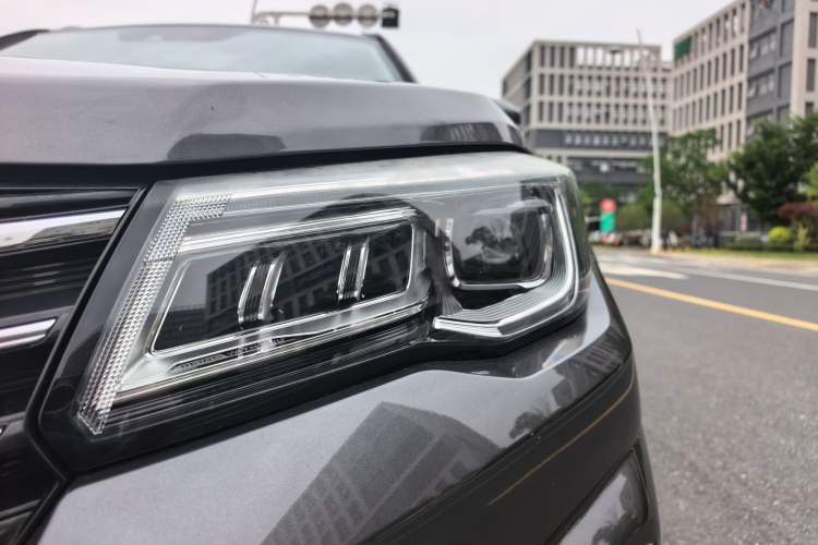 Used CHANGAN CS75 2018 280T Automatic Luxury Edition China V Standard Left Front Headlight
